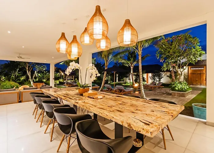 Villa Heritage Villa, Ultimate 6 Bed, 20 Meter Pool 700 Metre From