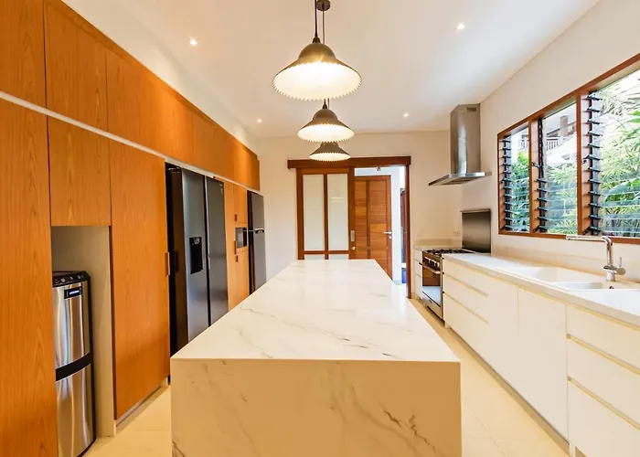 Heritage Villa, Ultimate 6 Bed, 20 Meter Pool 700 Metre From Villa *