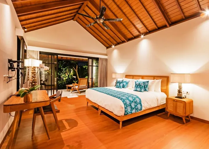 Villa Heritage Villa, Ultimate 6 Bed, 20 Meter Pool 700 Metre From Canggu