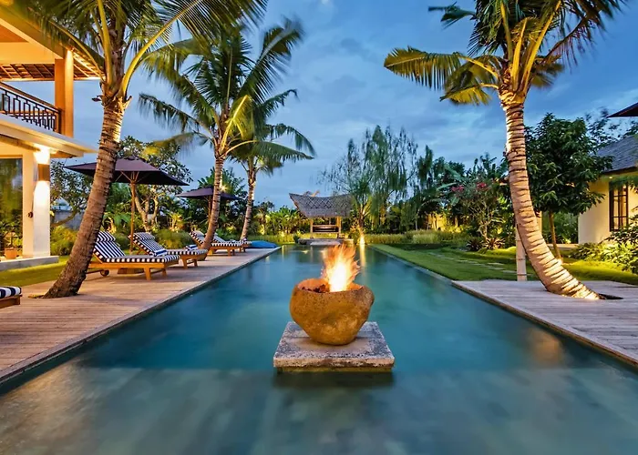 Heritage Villa, Ultimate 6 Bed, 20 Meter Pool 700 Metre From * Canggu